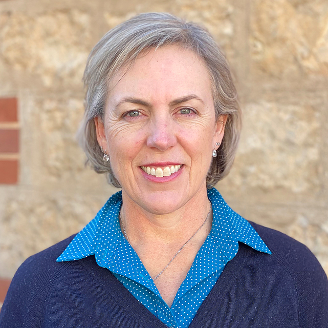 <strong>Debbie</strong>